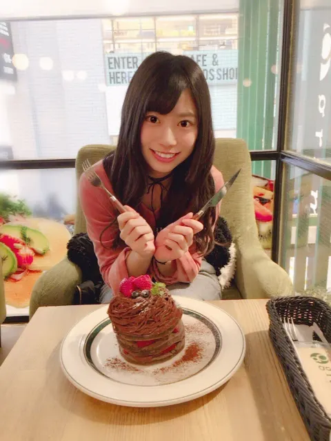 東村 芽依｜パンケーキ...77（2017-01-08）｜4枚目