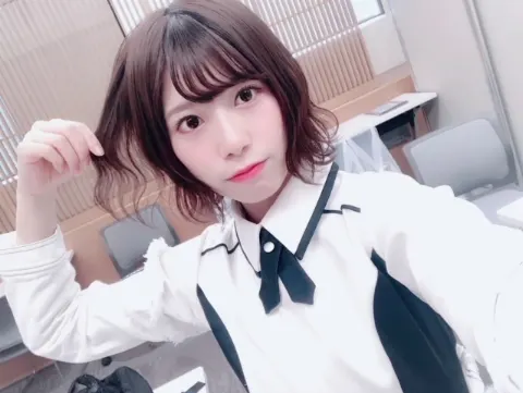 東村 芽依｜スナック眞緒（2018-08-15）