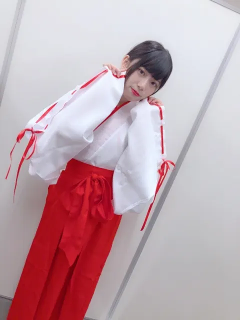 東村 芽依｜巫女さん（2018-01-09）｜2枚目