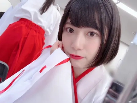 東村 芽依｜巫女さん（2018-01-09）