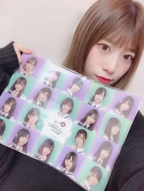 東村 芽依｜お正月ポスター（2019-01-09）｜2枚目