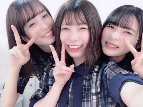 東村 芽依｜サイン会（2019-02-11）｜3枚目