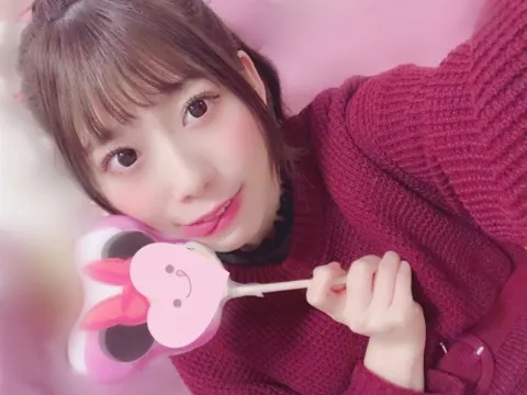 東村 芽依｜BOMBさん（2019-01-10）｜4枚目