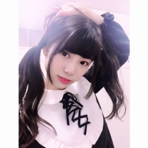 東村 芽依｜写真...129（2017-03-05）｜2枚目