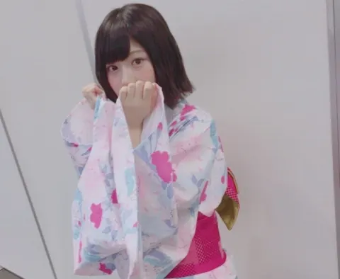 東村 芽依｜京都個別握手会...229（2017-07-31）｜2枚目