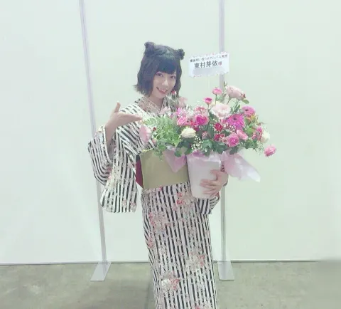 東村 芽依｜お花...238（2017-08-15）｜2枚目