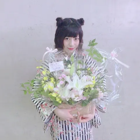 東村 芽依｜お花...238（2017-08-15）｜6枚目