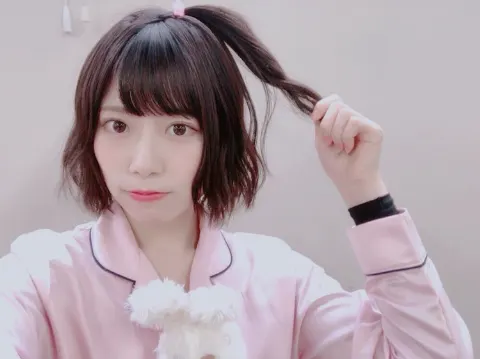 東村 芽依｜個別握手会（2018-02-09）｜2枚目