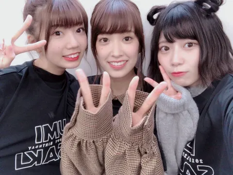 東村 芽依｜個別握手会（2018-02-09）｜3枚目