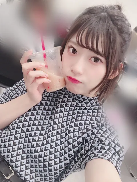 東村 芽依｜ベレー帽を被りました（2018-09-17）｜3枚目