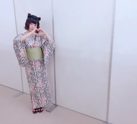 東村 芽依｜浴衣...237（2017-08-15）｜4枚目