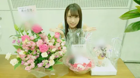 井口 眞緒｜お花いっぱい♡（2017-03-04）