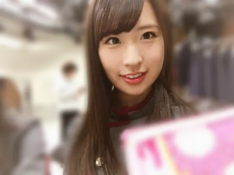 井口 眞緒｜新制服♡アー写♡（2017-03-25）｜2枚目