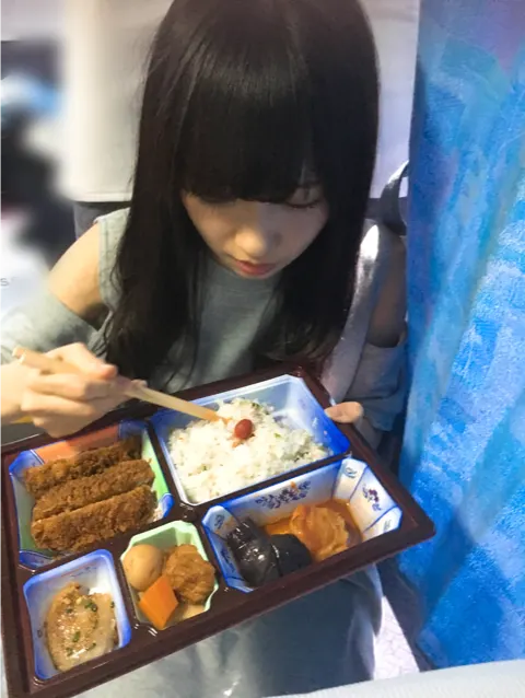 井口 眞緒｜きょんこのお弁当タイム（2017-05-22）｜4枚目