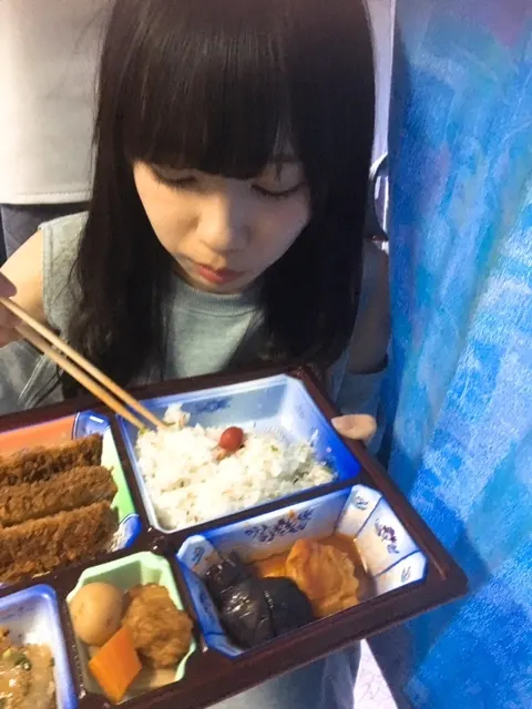 井口 眞緒｜きょんこのお弁当タイム（2017-05-22）｜5枚目