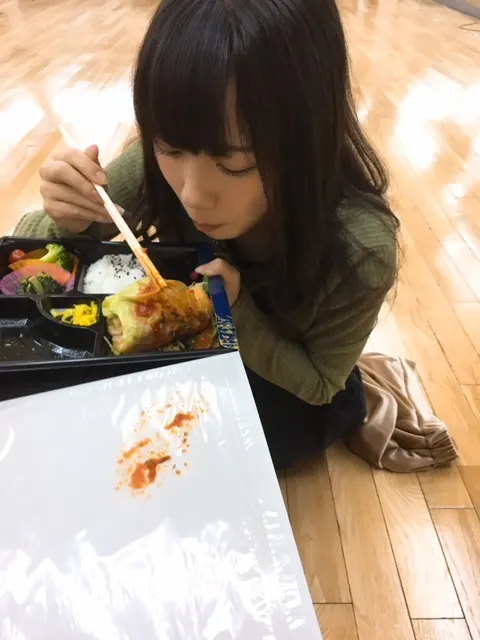 井口 眞緒｜きょんこの貼り逃げ〜〜（2017-05-24）｜4枚目