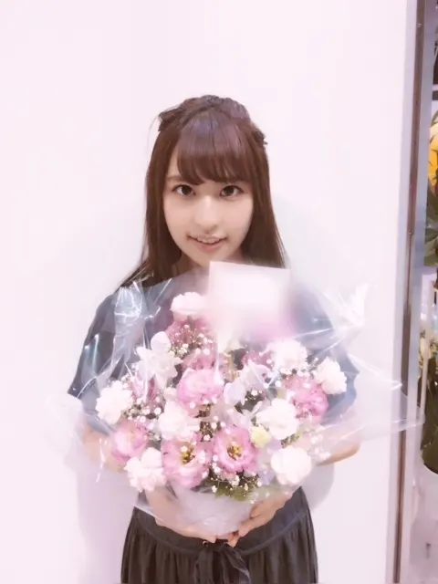 井口 眞緒｜4th最後の個別握手会（2017-07-10）｜2枚目
