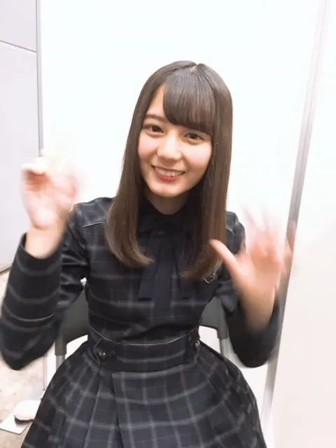 井口 眞緒｜🤝（2018-04-22）｜4枚目