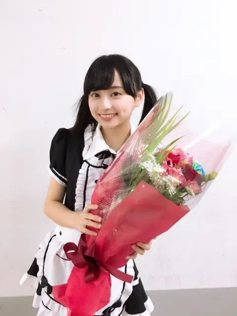 井口 眞緒｜個別握手会ありがとう（2018-04-23）｜2枚目