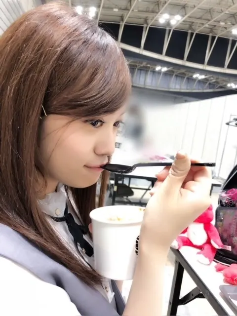 井口 眞緒｜#一足遅れてハッシュタグハマり中（2018-06-11）｜6枚目