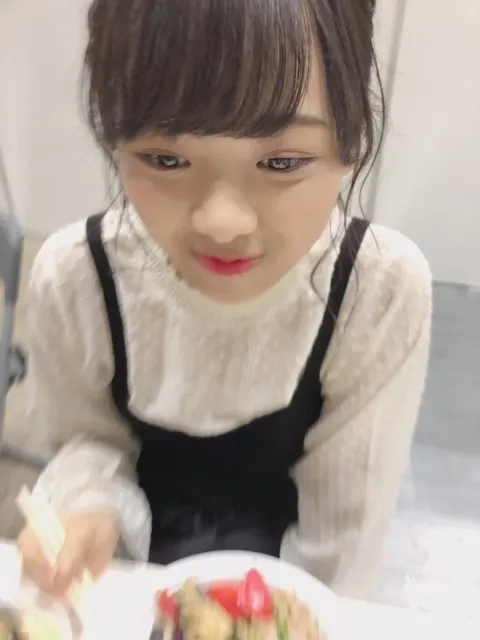 井口 眞緒｜#一足遅れてハッシュタグハマり中（2018-06-11）｜10枚目