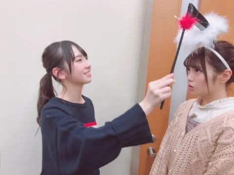 井口 眞緒｜『スナック眞緒』SHOWROOM店〈10月31日〉（2018-11-02）｜15枚目