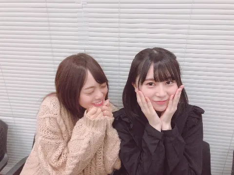 井口 眞緒｜『スナック眞緒』SHOWROOM店〈11月3日〉（2018-11-04）｜2枚目