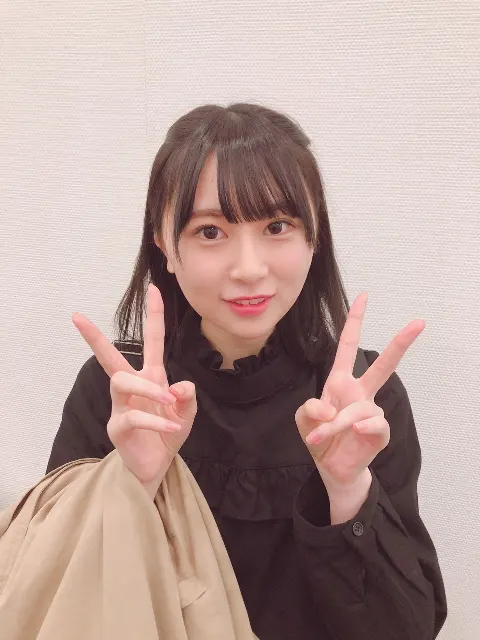 井口 眞緒｜『スナック眞緒』SHOWROOM店〈11月3日〉（2018-11-04）｜7枚目