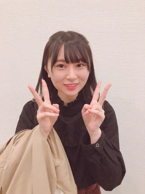 井口 眞緒｜『スナック眞緒』SHOWROOM店〈11月3日〉（2018-11-04）｜9枚目