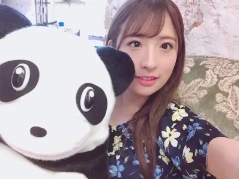 井口 眞緒｜日向坂46握手会（2019-02-22）｜3枚目