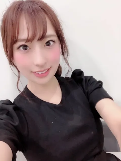 井口 眞緒｜握手会（2019-06-30）｜4枚目