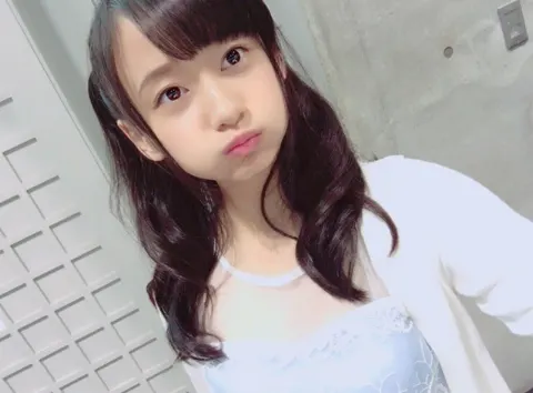 影山 優佳｜さて宿題をやらなければ?(゜Д゜)（2016-10-07）