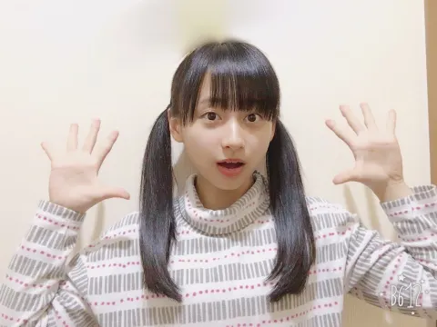 影山 優佳｜みかくにんひこうぶってぃ。182。（2017-02-05）｜3枚目