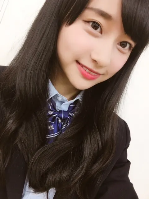 影山 優佳｜ぶるーあいずほわいとどらごん。244。（2017-04-08）｜3枚目
