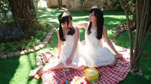 影山 優佳｜くれなゐ。254。（2017-04-18）｜3枚目