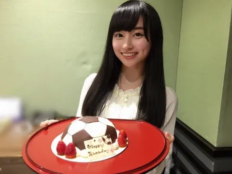 影山 優佳｜おたんじょうびのけついひょーめー。かな。みなさんよんでください！。277。（2017-05-08）