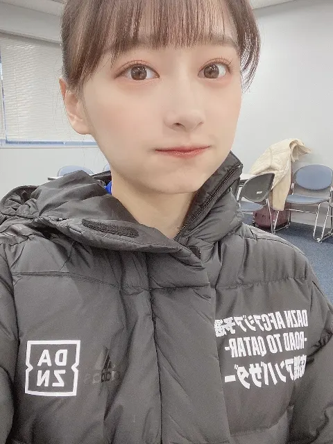 影山 優佳｜あかい（2022-01-27）｜3枚目
