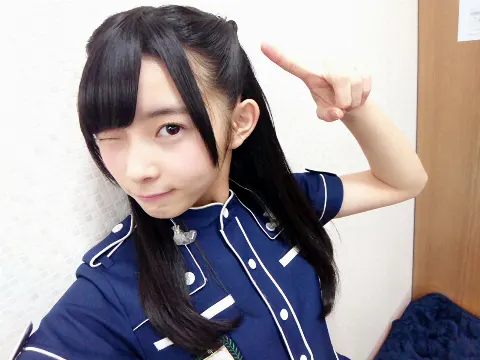 柿崎 芽実｜チキン食べたいなぁ～(*´ㅁ`*)（2016-12-25）