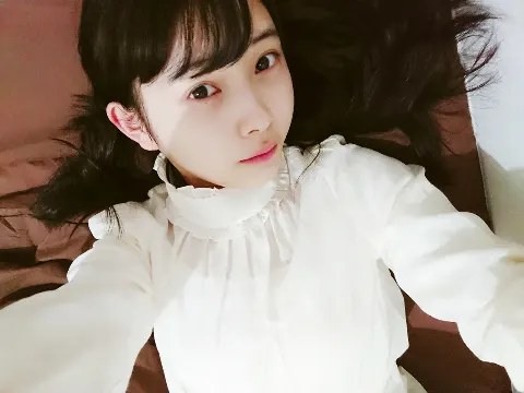 柿崎 芽実｜あめ////(/；/o/；/)////（2017-02-21）｜2枚目
