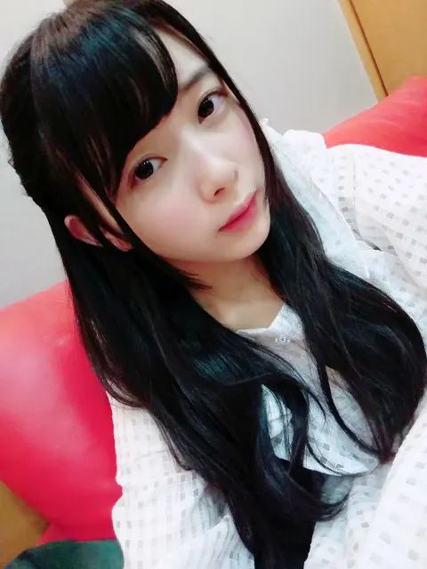 柿崎 芽実｜お腹空いた～(๑º﹃º๑)（2017-08-15）｜2枚目