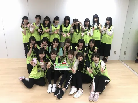 柿崎 芽実｜二周年🎊（2018-05-09）｜2枚目