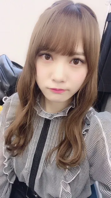 加藤 史帆｜受付中！急げ〜(・ω・)！！（2018-02-09）｜2枚目