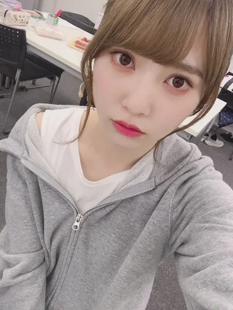 加藤 史帆｜むにむに(・ω・)（2018-05-02）｜3枚目