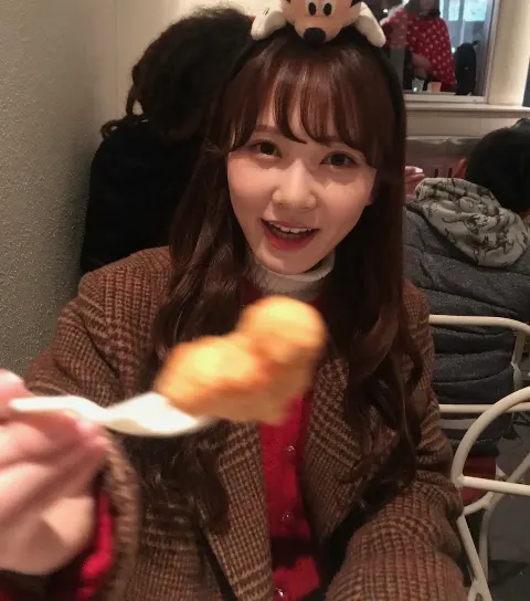 加藤 史帆｜あーんしちゃった(・ω・)（2019-01-06）｜4枚目
