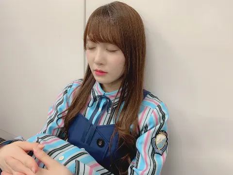加藤 史帆｜スマホを手放せない女の子(・ω・)（2019-03-05）｜3枚目