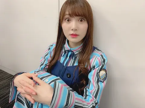 加藤 史帆｜スマホを手放せない女の子(・ω・)（2019-03-05）｜4枚目