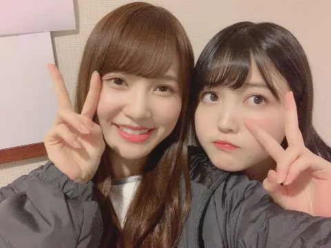 加藤 史帆｜スマホを手放せない女の子(・ω・)（2019-03-05）｜2枚目