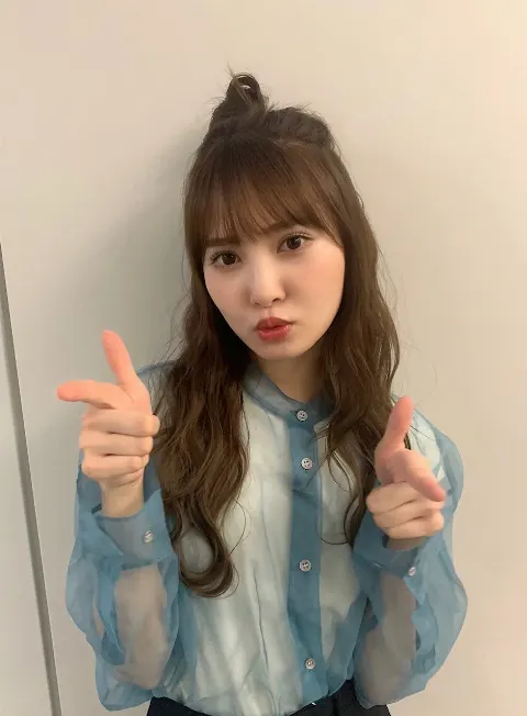 加藤 史帆｜手を握りたかっただけ(・ω・)（2020-09-19）｜2枚目