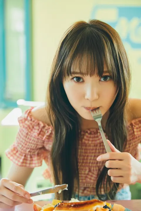 加藤 史帆｜🌺今夜は写真集発売記念SHOWROOM🌺（2023-04-27）