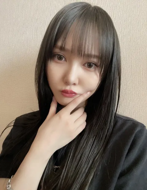 加藤 史帆｜「 #会いたい 」発売まであと2️⃣日（2023-06-18）｜5枚目